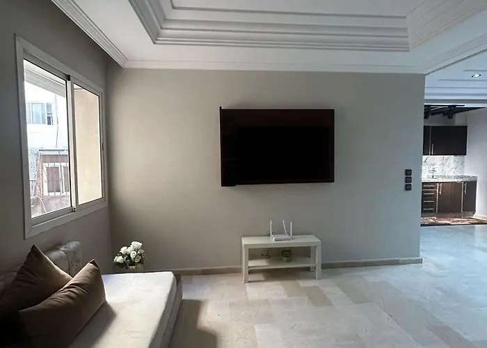Modern Apartment In Casablanca & Beach Access