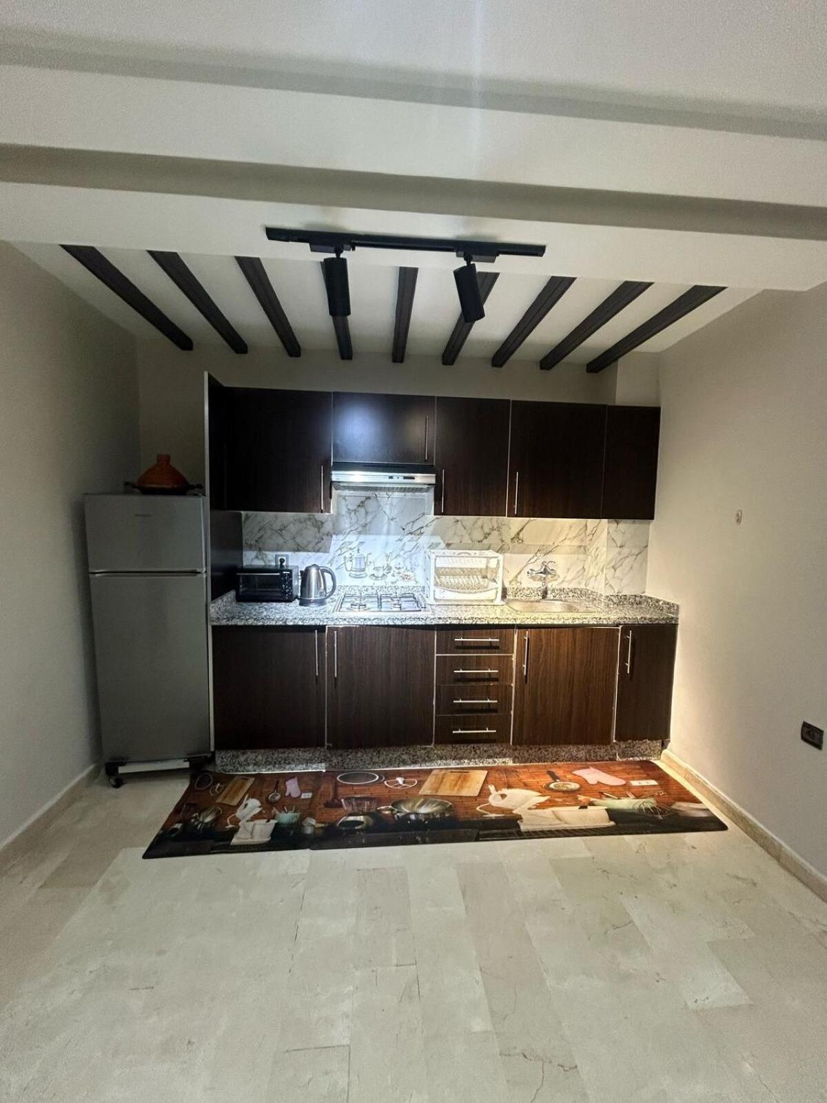 Modern In & Access Casa Blanca