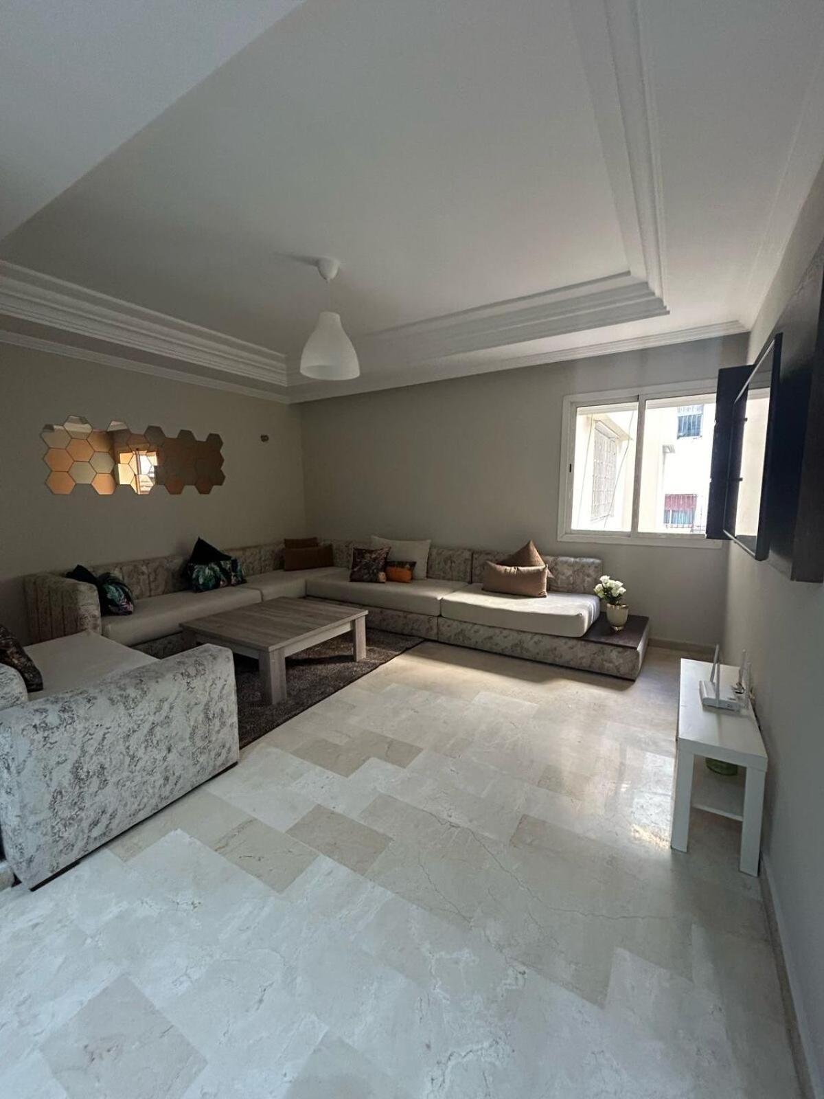 Modern In & Access Casa Blanca
